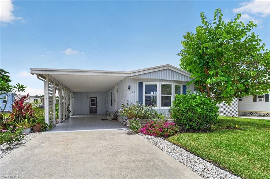 221 Grassy Key LN NAPLES, FL 34114