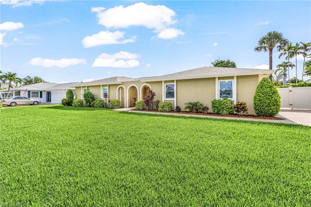 5985 Baker CT FORT MYERS, FL 33919