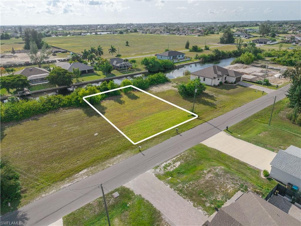1124 NW 28th AVE CAPE CORAL, FL 33993