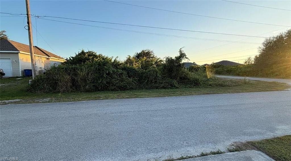 3219 37th ST SW LEHIGH ACRES, FL 33976