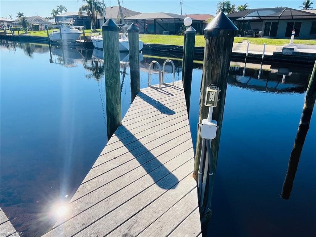 4802 Tudor DR 202 CAPE CORAL, FL 33904