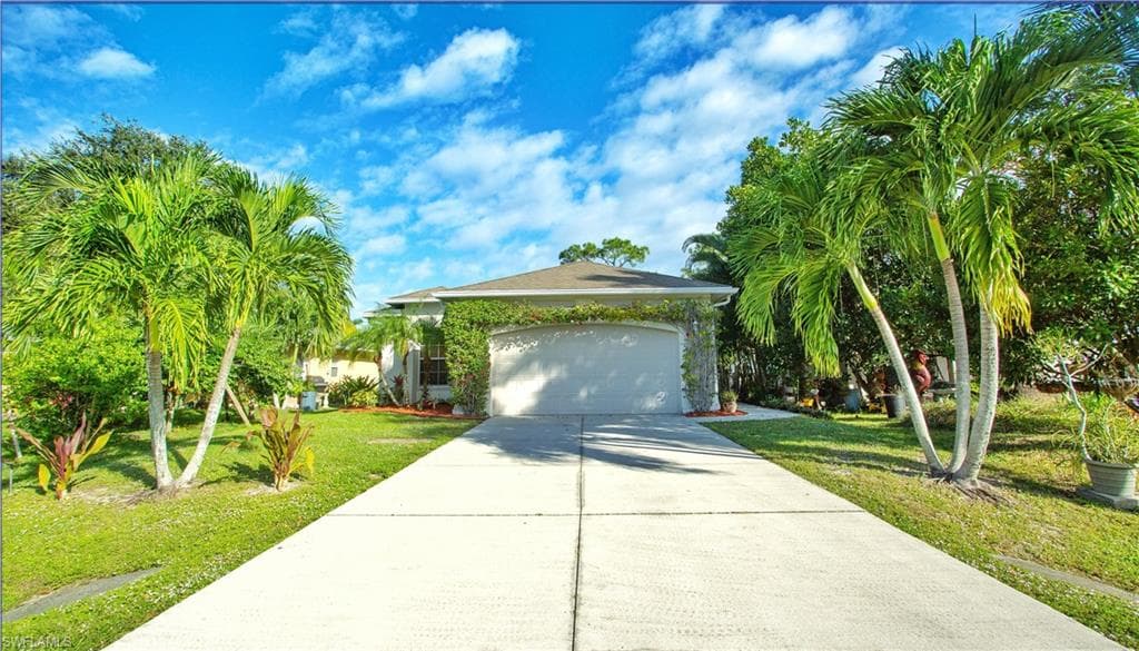3555 Poinsettia AVE NAPLES, FL 34104