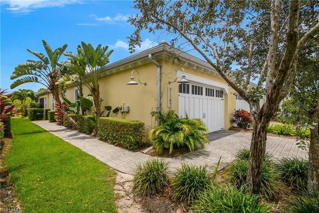 7162 Dominica DR NAPLES, FL 34113