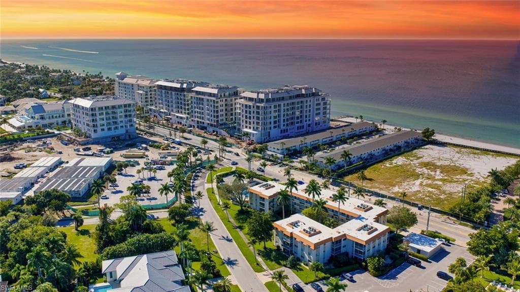 1100 Gulf Shore BLVD N 312 NAPLES, FL 34102