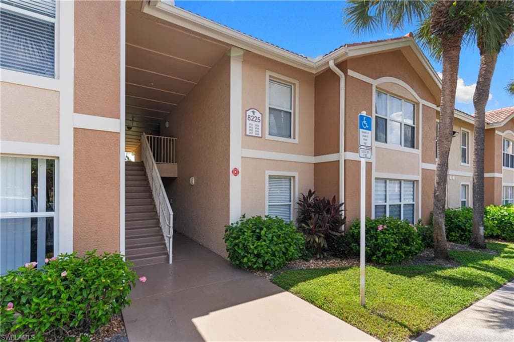 8225 Ibis Club DR 204 NAPLES, FL 34104