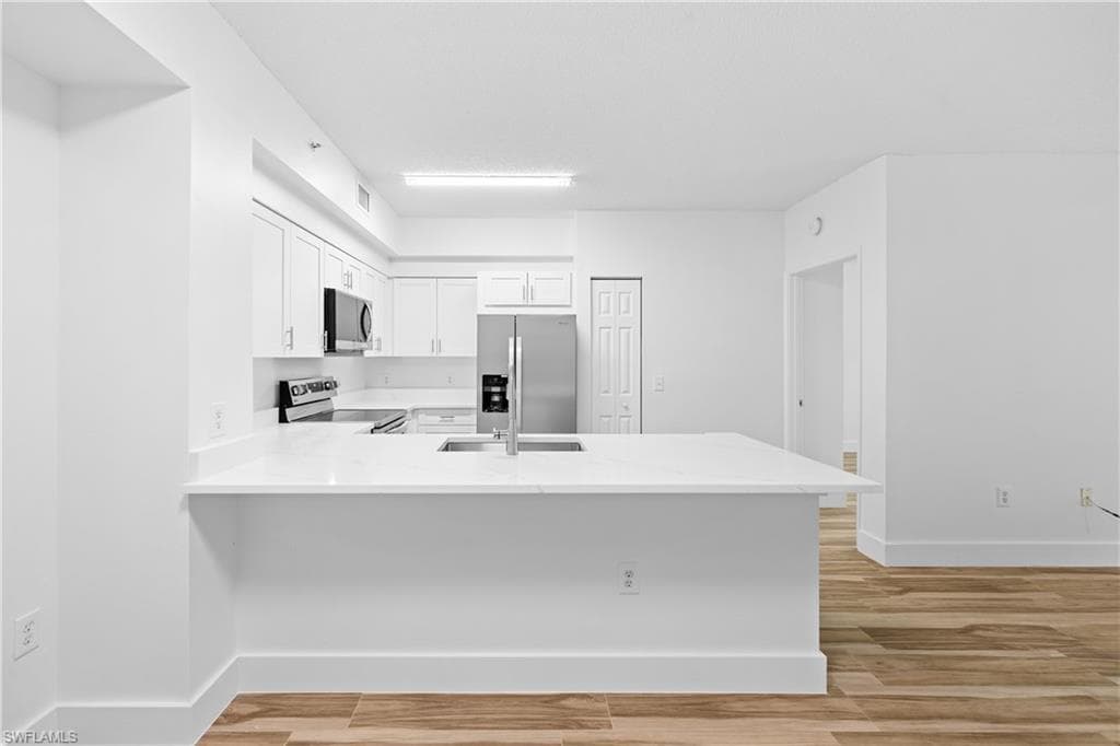 1225 Reserve WAY 102 NAPLES, FL 34105
