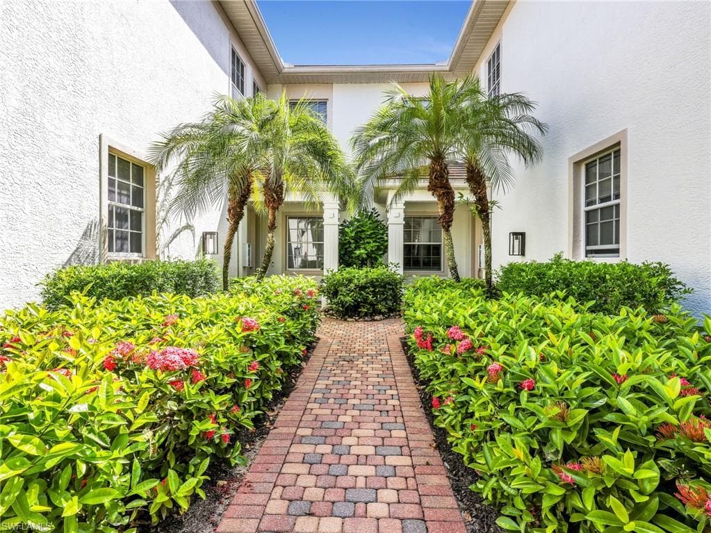 4758 Stratford CT 1302 NAPLES, FL 34105