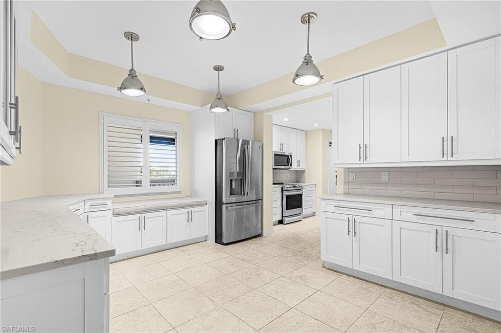221 9th ST S 301 NAPLES, FL 34102