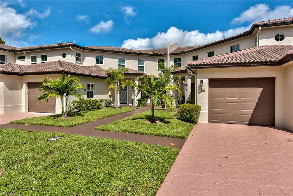 1100 Diamond CIR 1104 NAPLES, FL 34110