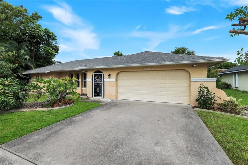 13481 Red Maple CIR NORTH FORT MYERS, FL 33903