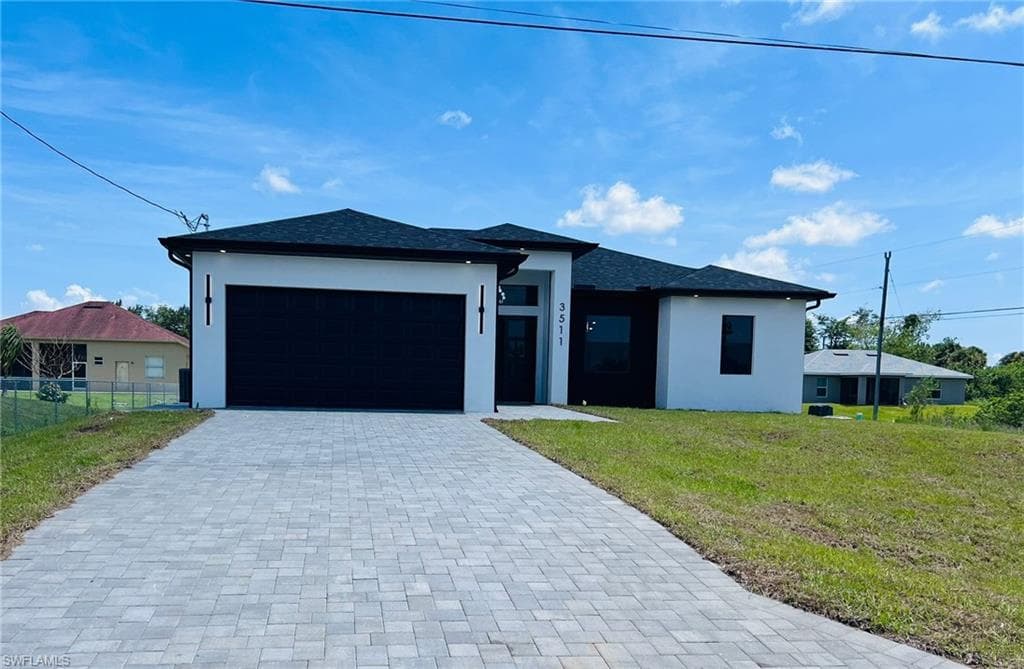2911 27th ST SW LEHIGH ACRES, FL 33976