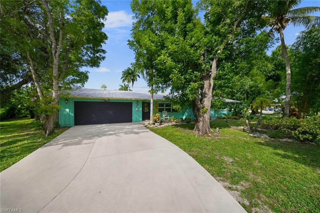8700 Exeter ST FORT MYERS, FL 33907