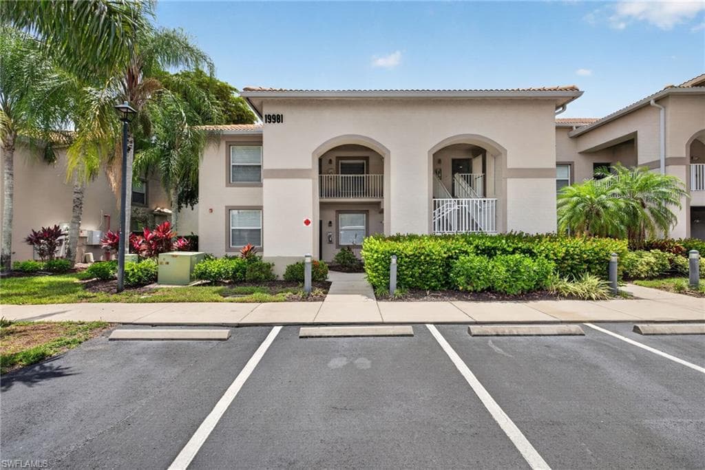 19981 Barletta LN 1811 ESTERO, FL 33928