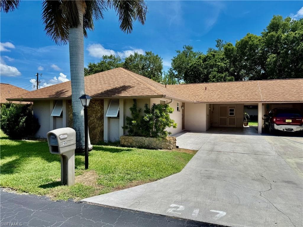 217 Oaklawn CT LEHIGH ACRES, FL 33936