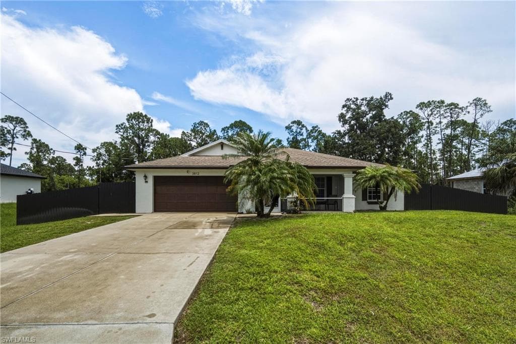 3812 17th ST W LEHIGH ACRES, FL 33971