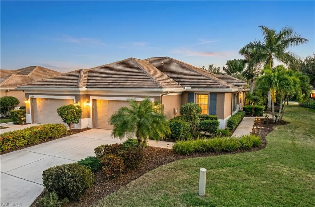 10695 Camarelle CIR FORT MYERS, FL 33913