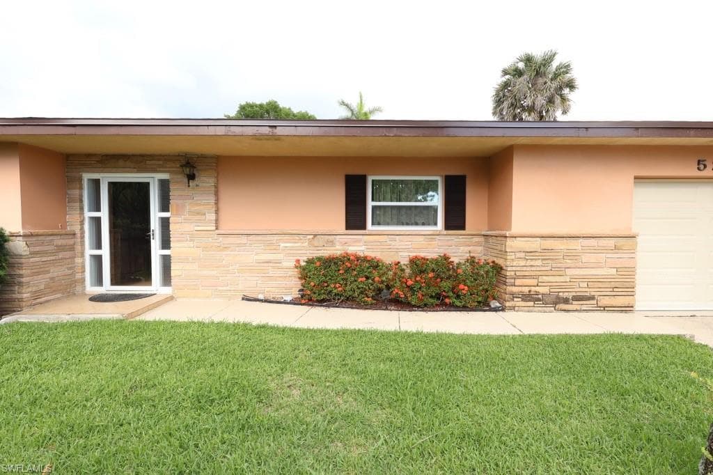5227 Glade CT CAPE CORAL, FL 33904