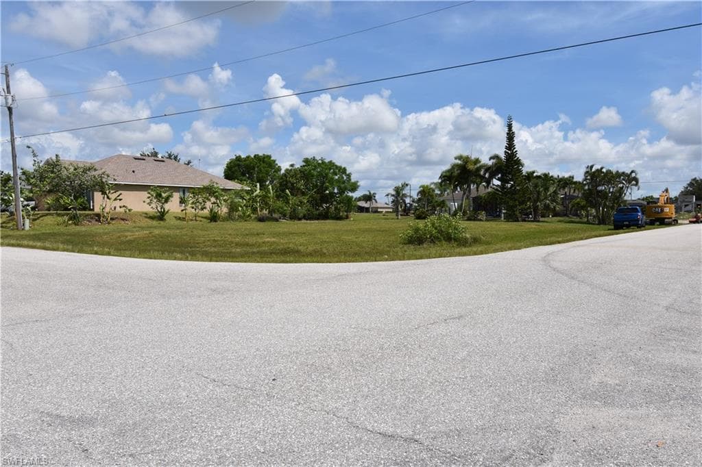 2480 NW 8th TER CAPE CORAL, FL 33993