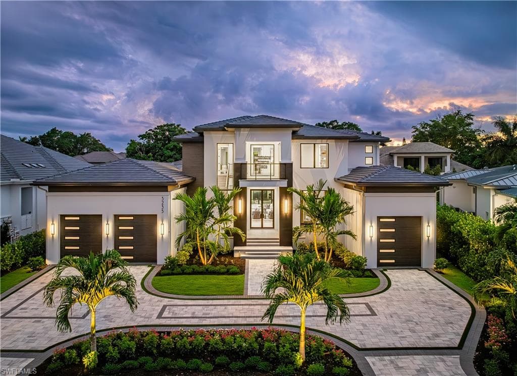 3235 REGATTA RD NAPLES, FL 34103