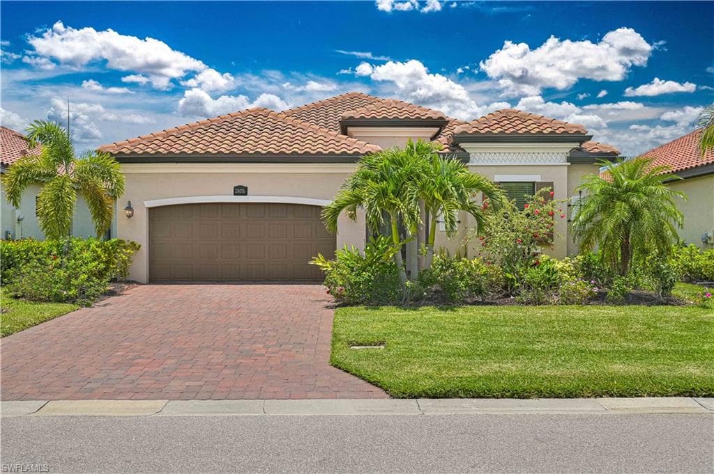 28076 Foxrock CT BONITA SPRINGS, FL 34135