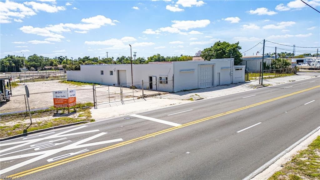 2111 Fowler ST FORT MYERS, FL 33901