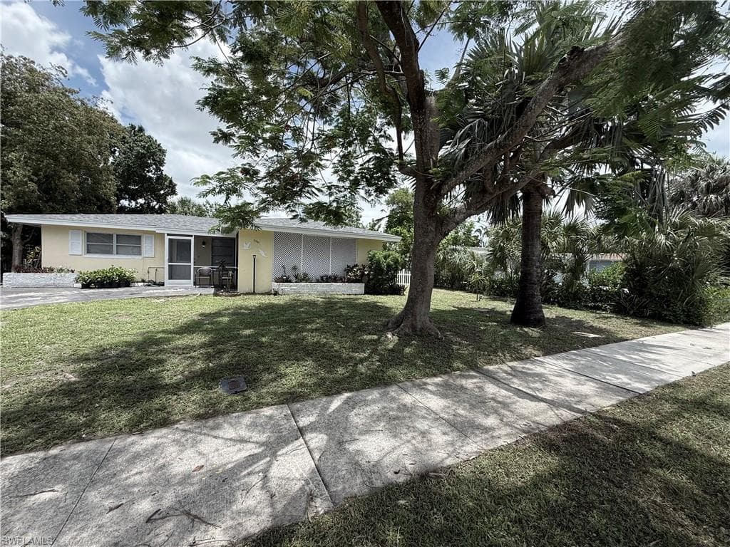 3941 Maxine ST FORT MYERS, FL 33901