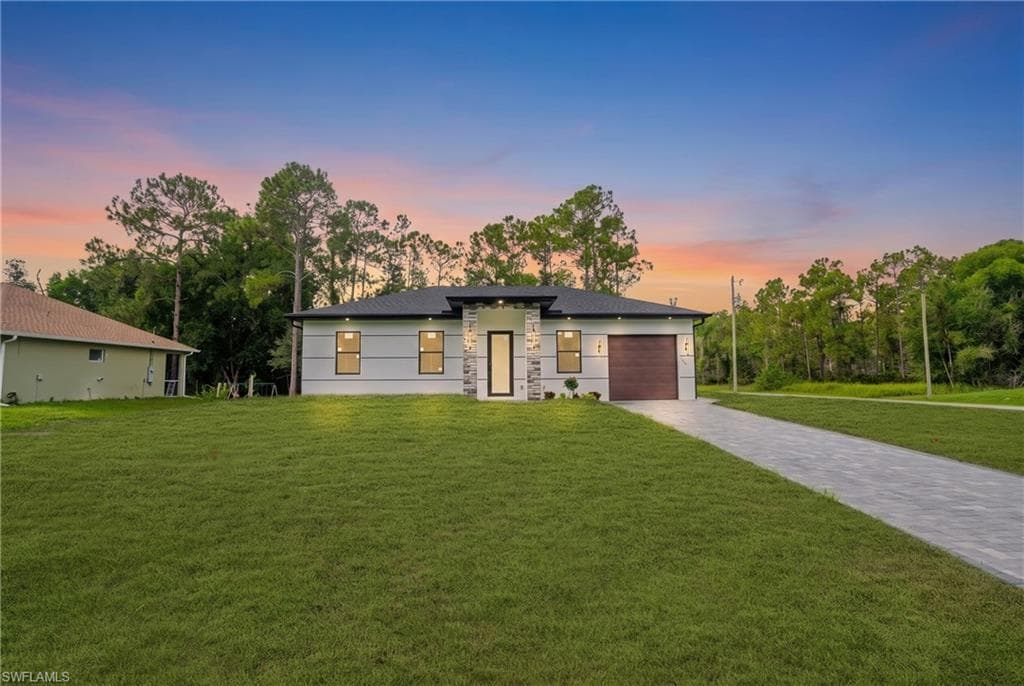 1400 E 11th ST LEHIGH ACRES, FL 33972