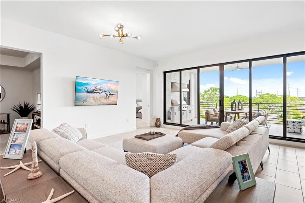 1125 Central AVE 463 NAPLES, FL 34102
