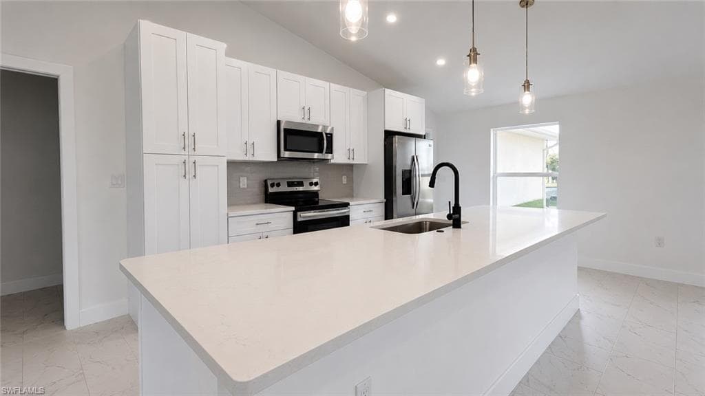 10 NW 20th ST CAPE CORAL, FL 33993