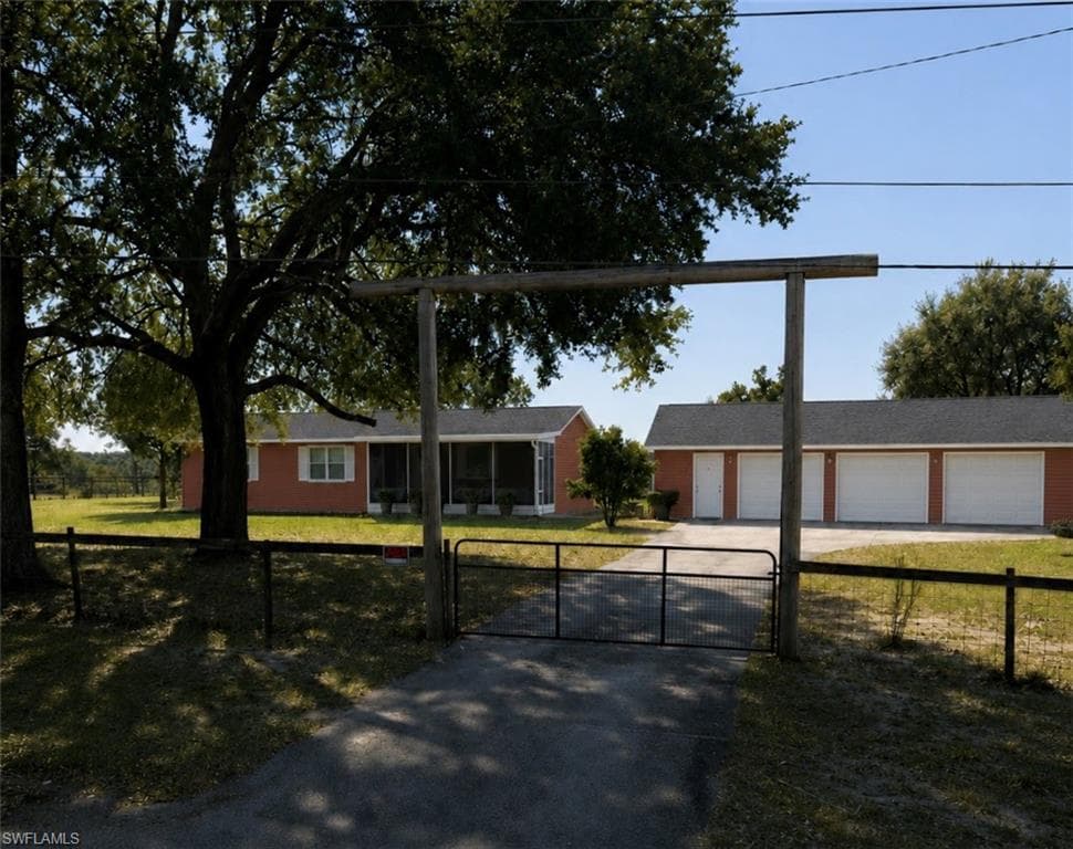 4100 Marion County RD WEIRSDALE, FL 32195