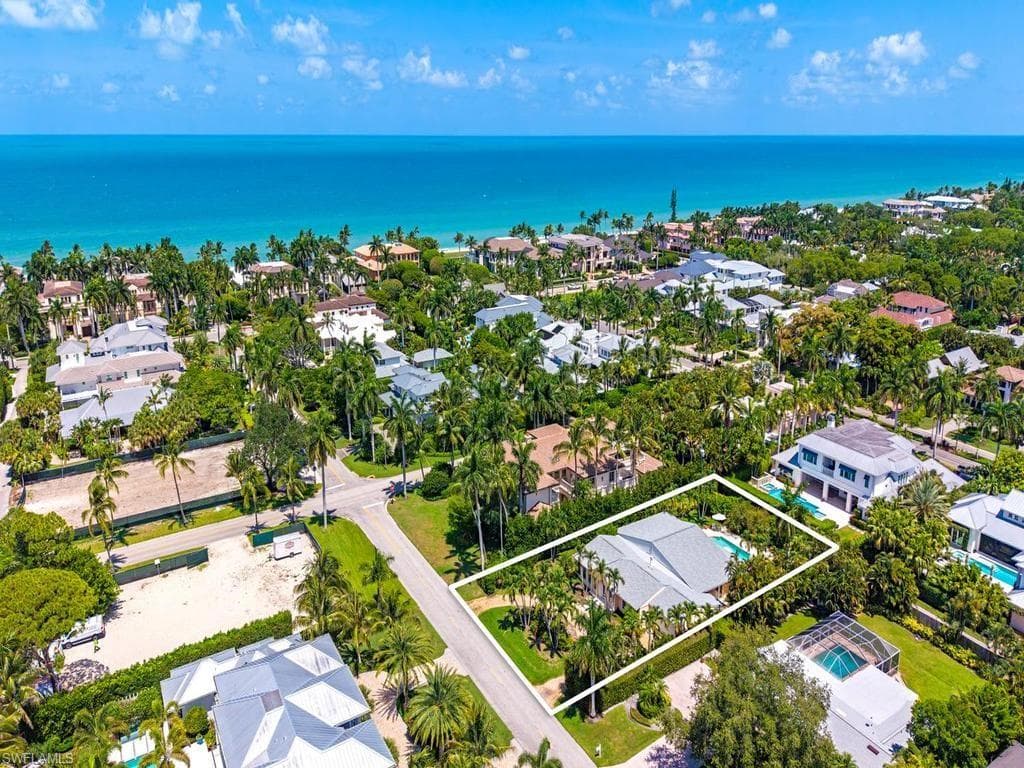 239 1st AVE S NAPLES, FL 34102