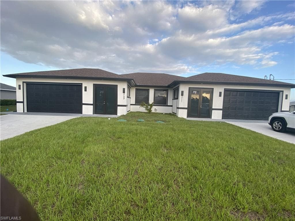 2109-2111 Fairway DR LEHIGH ACRES, FL 33973