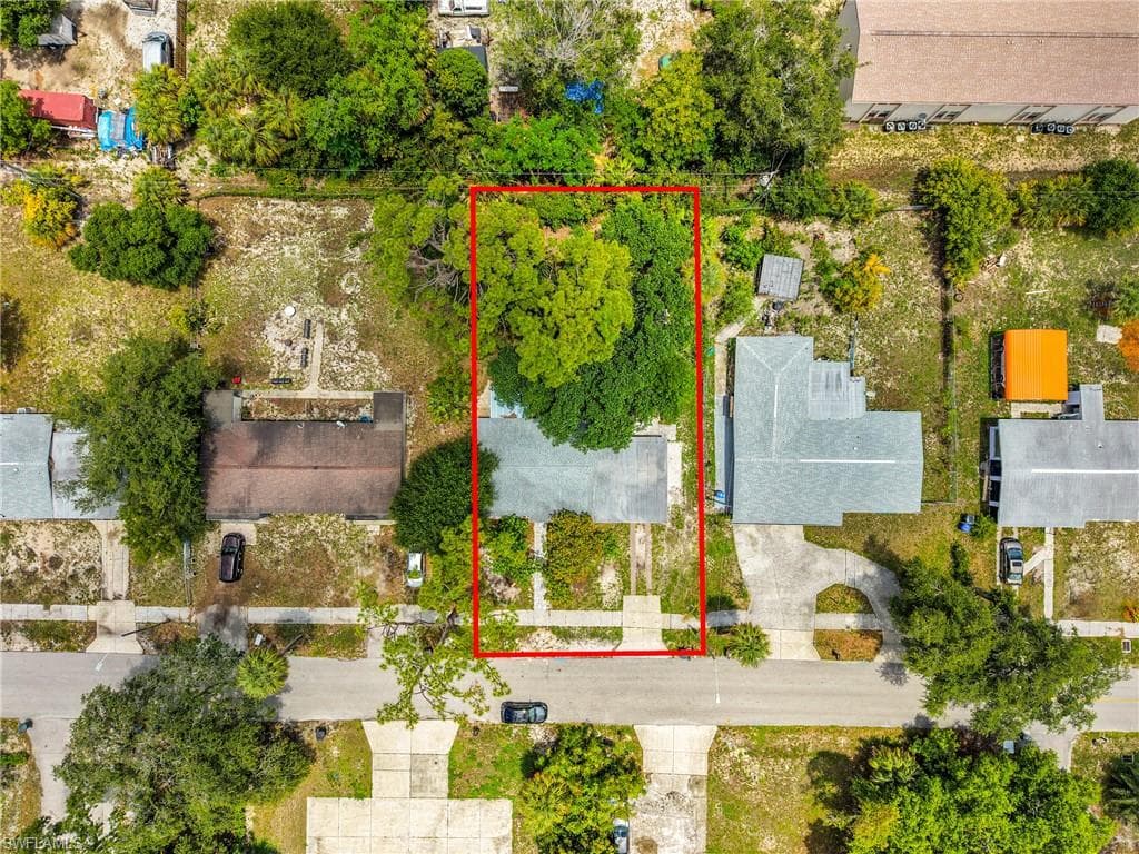 2351 Dora ST FORT MYERS, FL 33901