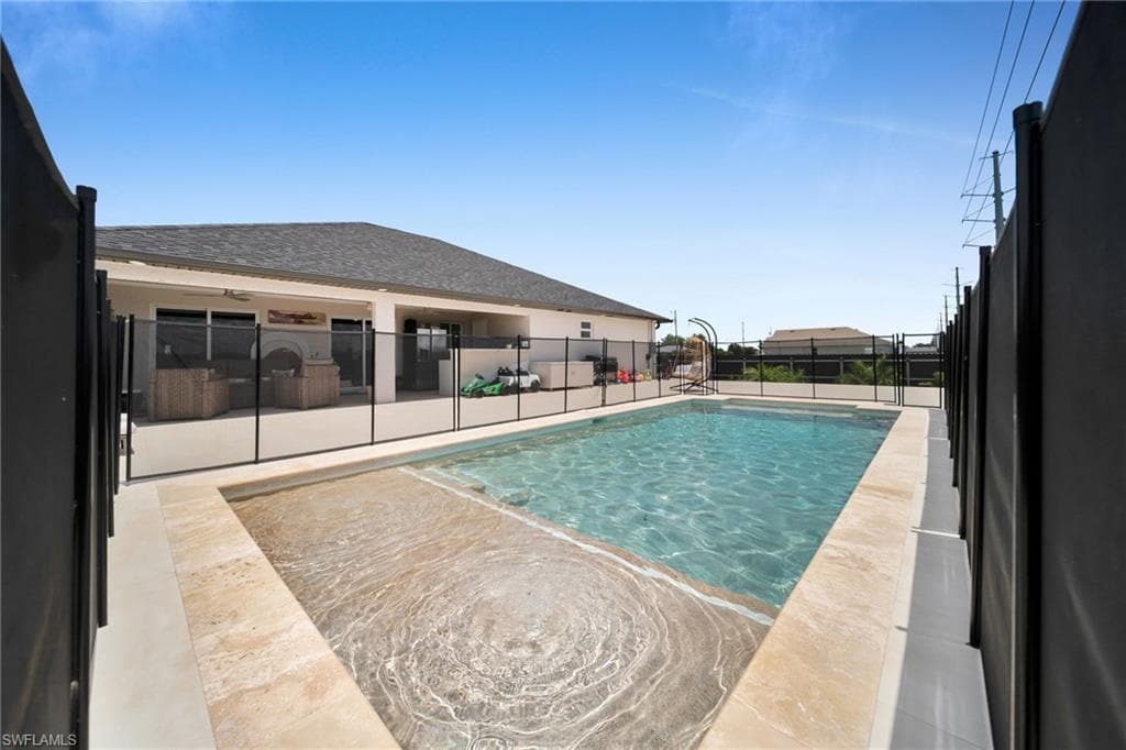 512 NW 24th AVE CAPE CORAL, FL 33993