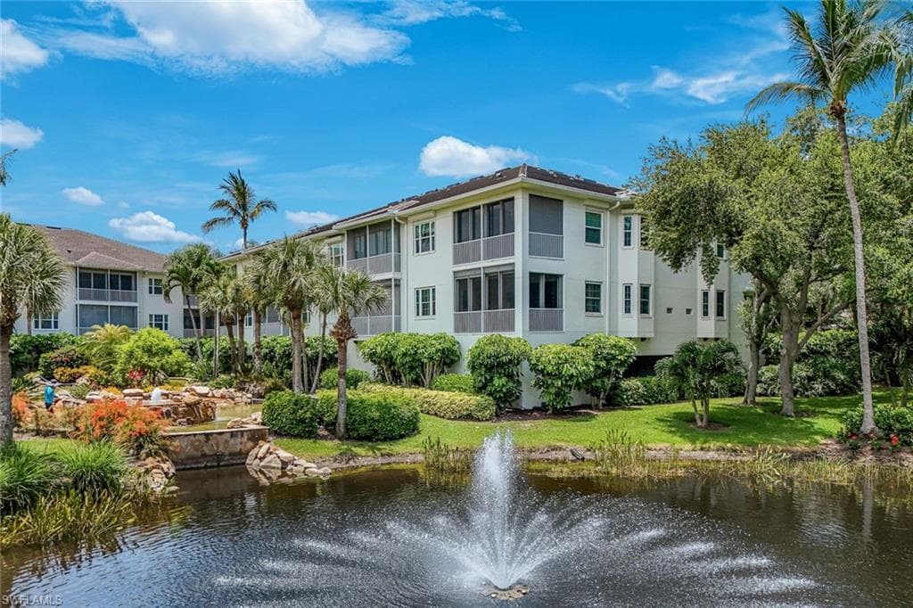 831 Sailaway LN 202 NAPLES, FL 34108