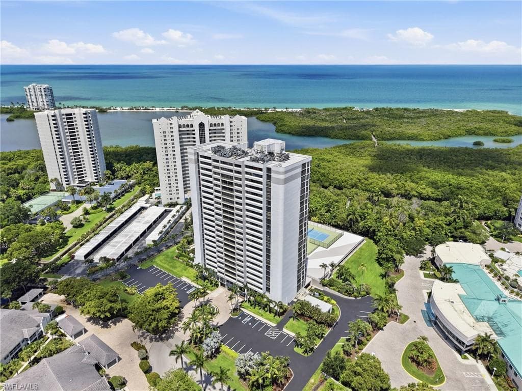 5601 Turtle Bay DR 302 NAPLES, FL 34108