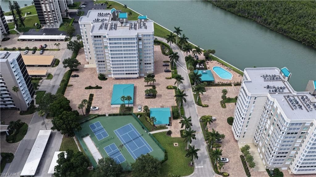 21 Bluebill AVE 303 NAPLES, FL 34108