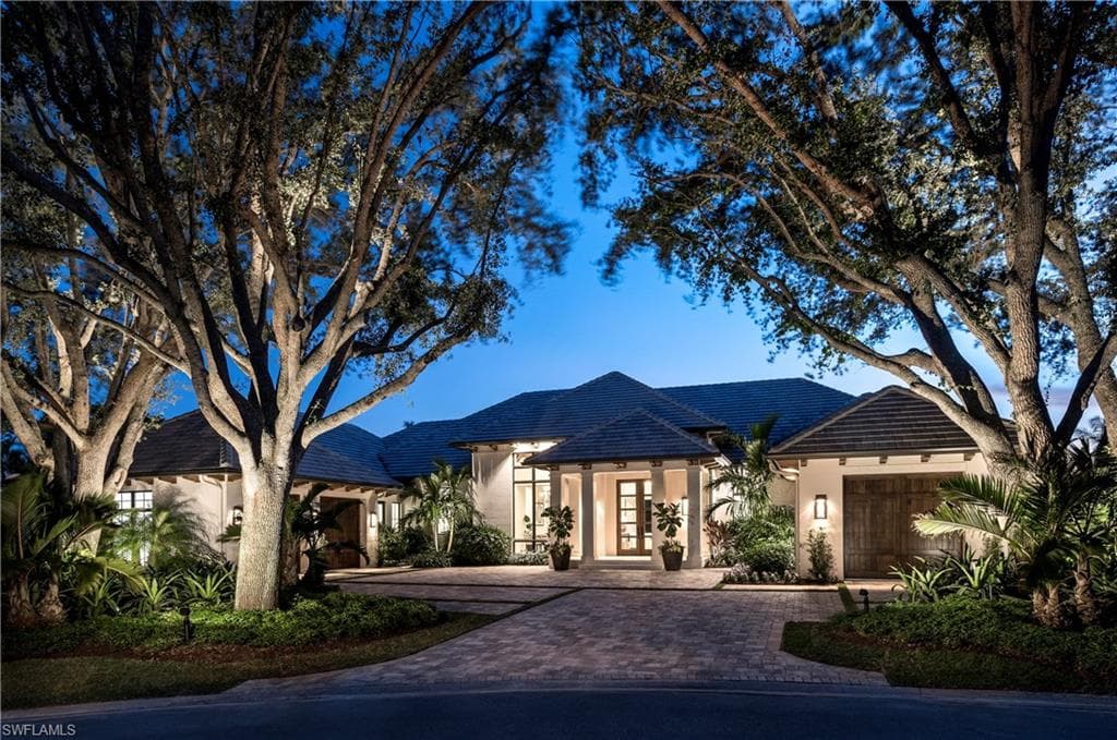 702 Tamarind CT NAPLES, FL 34108