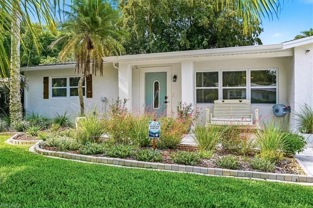 3880 Estey AVE NAPLES, FL 34104