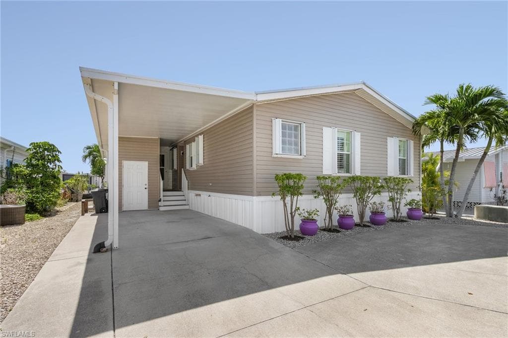 2980 Harpoon LN ST. JAMES CITY, FL 33956