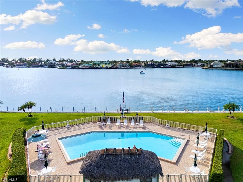 750 Elkcam CIR 215 MARCO ISLAND, FL 34145