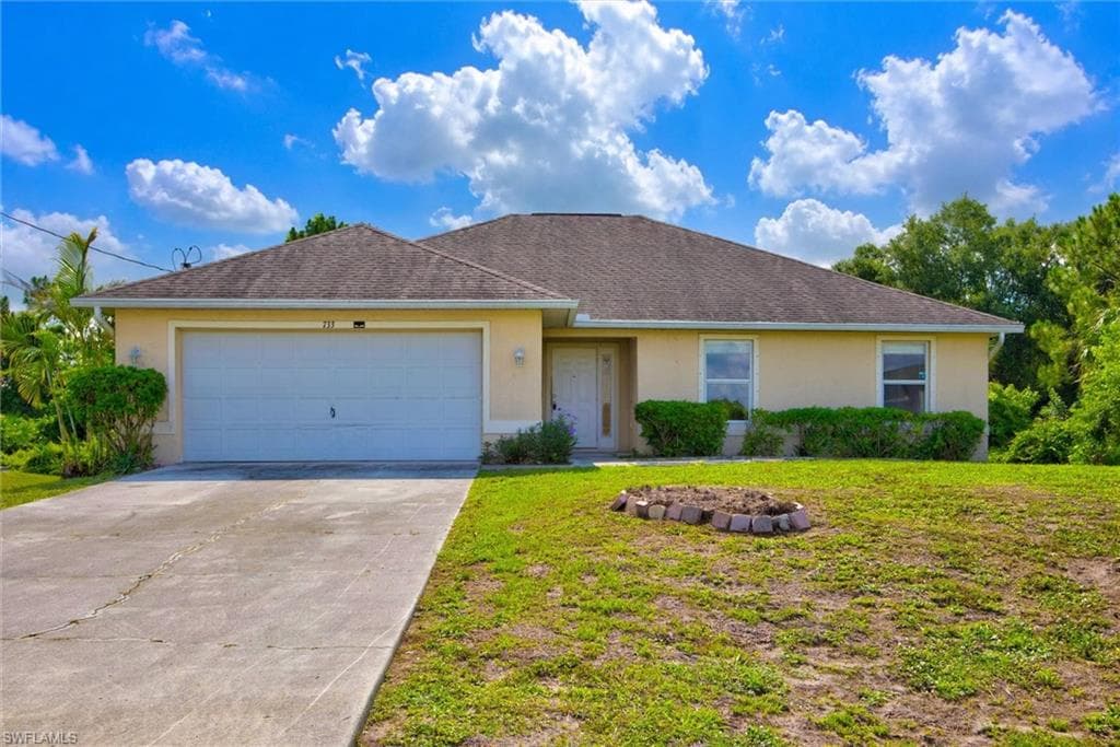 733 Chapman AVE S LEHIGH ACRES, FL 33974
