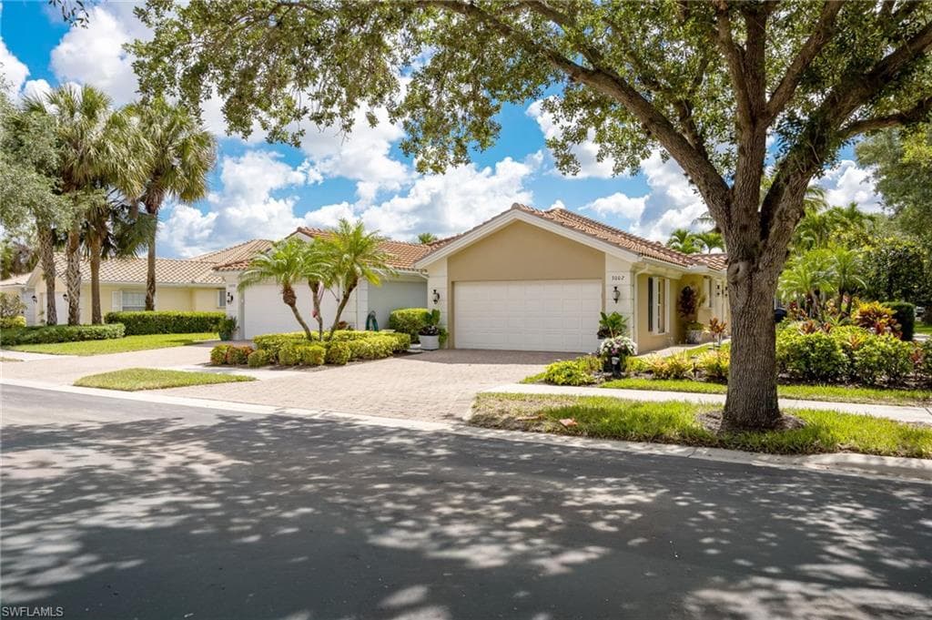 3006 Futuna LN NAPLES, FL 34119