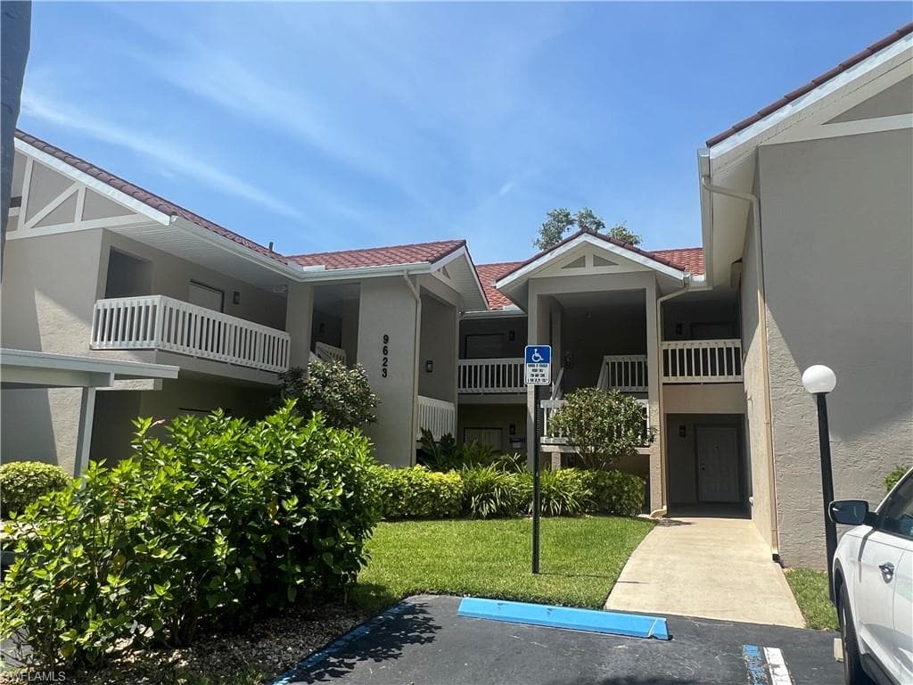 9623 Eaton Gardens LN 205 FORT MYERS, FL 33919