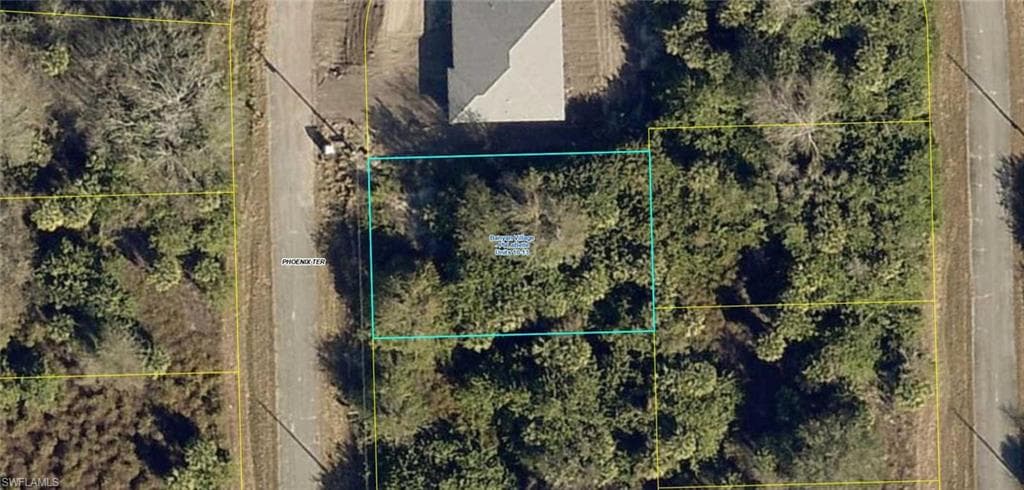 323 Phoenix TER LABELLE, FL 33935