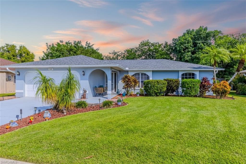 124 Versailles CIR NAPLES, FL 34112