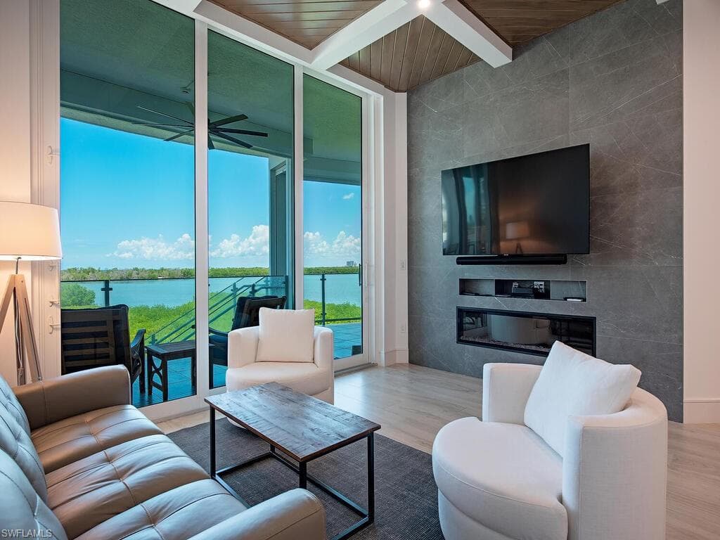 60 Seagate DR 305 NAPLES, FL 34103