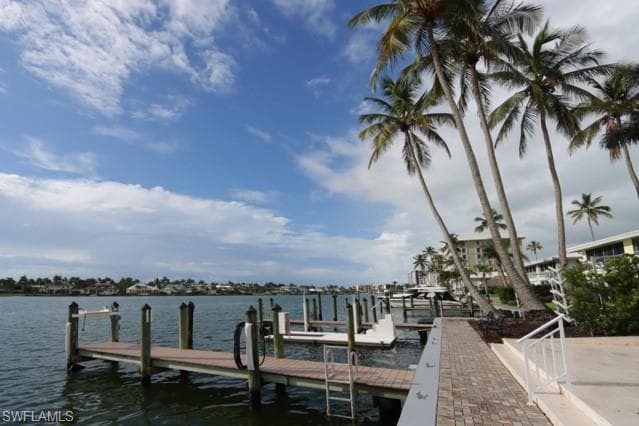 2850 Gulf Shore BLVD N 102 NAPLES, FL 34103