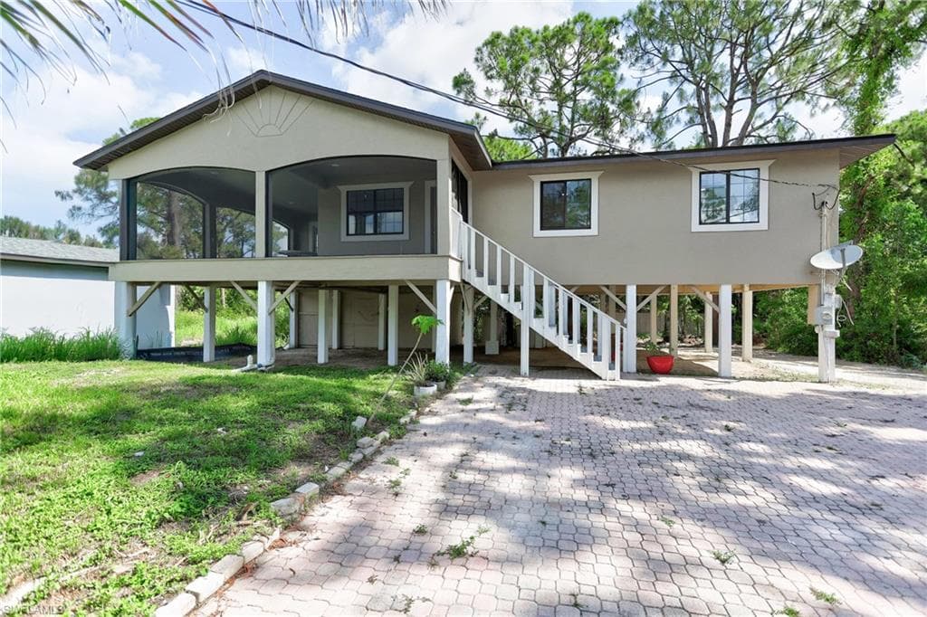 2912 15th ST W LEHIGH ACRES, FL 33971