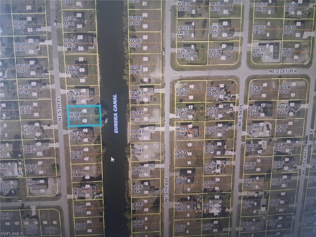2033 NE 5th PL CAPE CORAL, FL 33909
